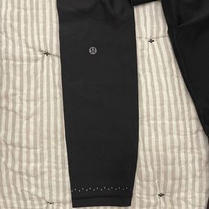 Black lululemon leggings
